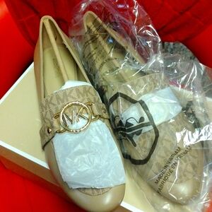 New Michael kors loafers